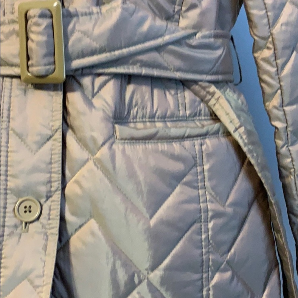 Loft gold thin puffer jacket size medium - Picture 4 of 6
